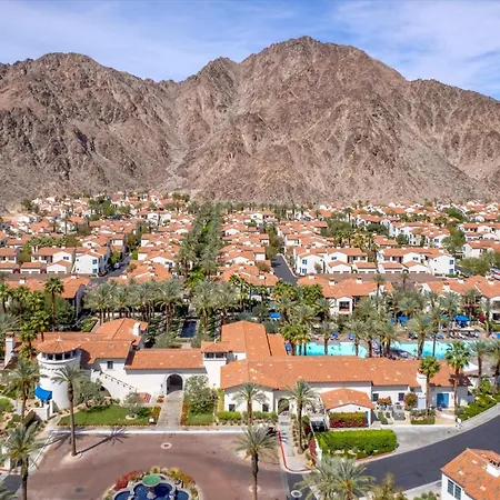 C77-1 Lux 1Bd Villa Near Clubhouse With All Amenities Condo